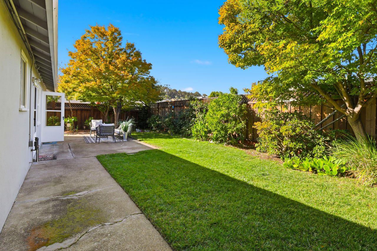 Belmont, California, 94002, United States, 3 Bedrooms Bedrooms, ,1 BathroomBathrooms,Residential,For Sale,1989201