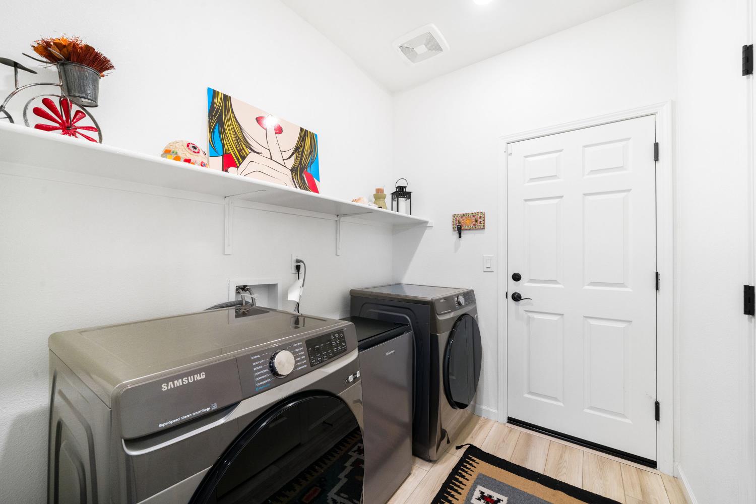 Folsom, California, 95630, United States, 5 Bedrooms Bedrooms, ,3 BathroomsBathrooms,Residential,For Sale,1997152