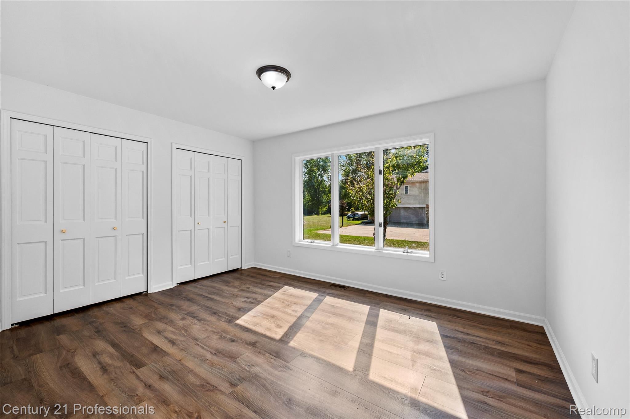 Davisburg, Michigan, 48350, United States, 5 Bedrooms Bedrooms, ,4 BathroomsBathrooms,Residential,For Sale,1982233