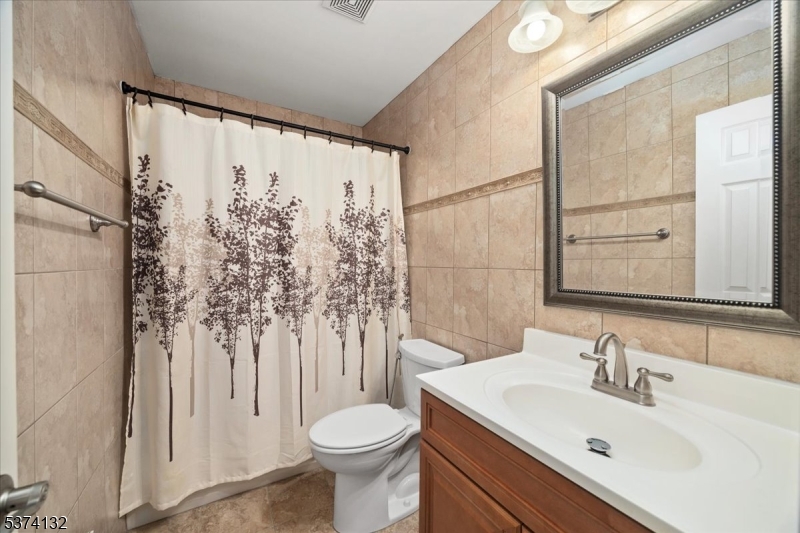 Branchburg Twp., New Jersey, 08876, United States, 3 Bedrooms Bedrooms, ,3 BathroomsBathrooms,Residential,For Sale,1903879