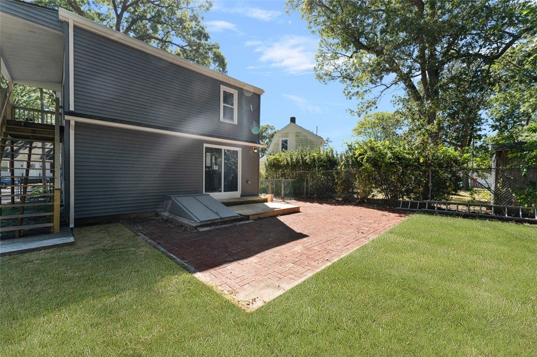 Warwick, Rhode Island, 02889, United States, 4 Bedrooms Bedrooms, ,2 BathroomsBathrooms,Residential,For Sale,1988287