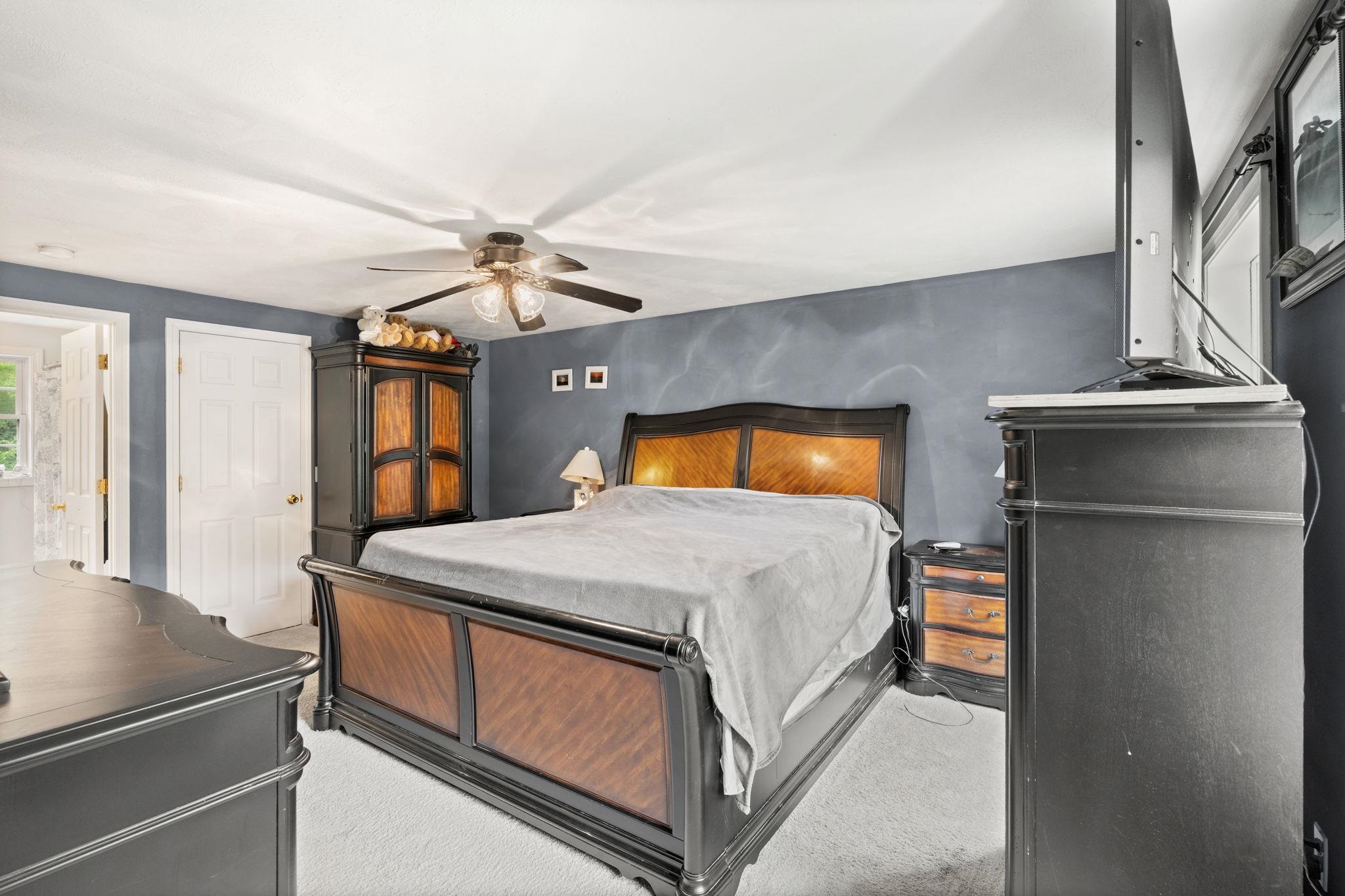 Londonderry, New Hampshire, 03053, United States, ,Residential,For Sale,1916395