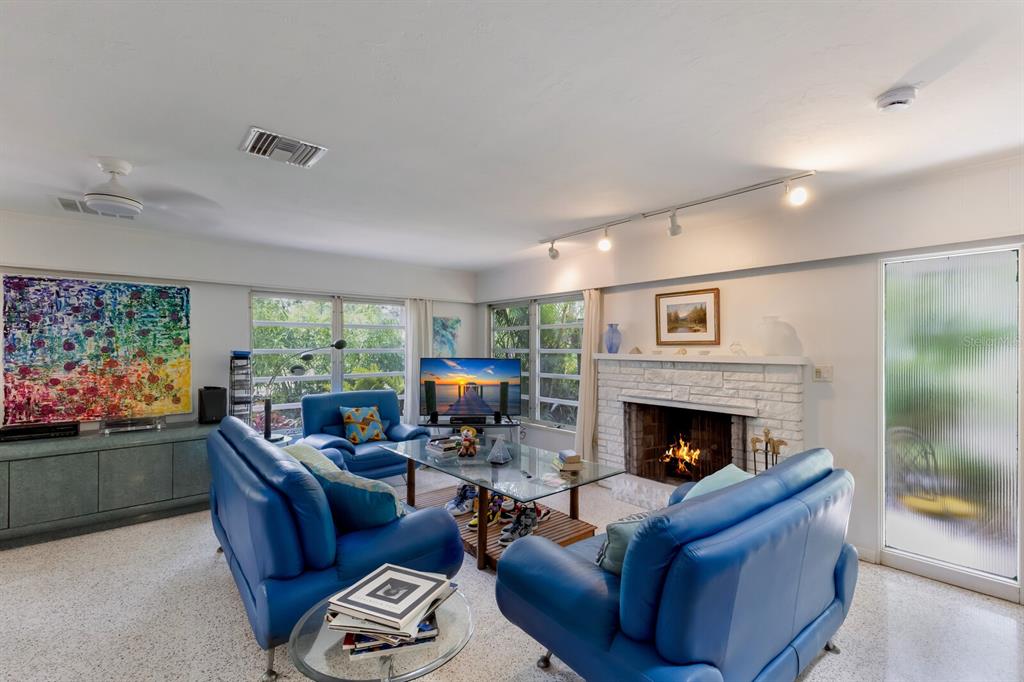 Sarasota, Florida, 34234, United States, 3 Bedrooms Bedrooms, ,2 BathroomsBathrooms,Residential,For Sale,1805099