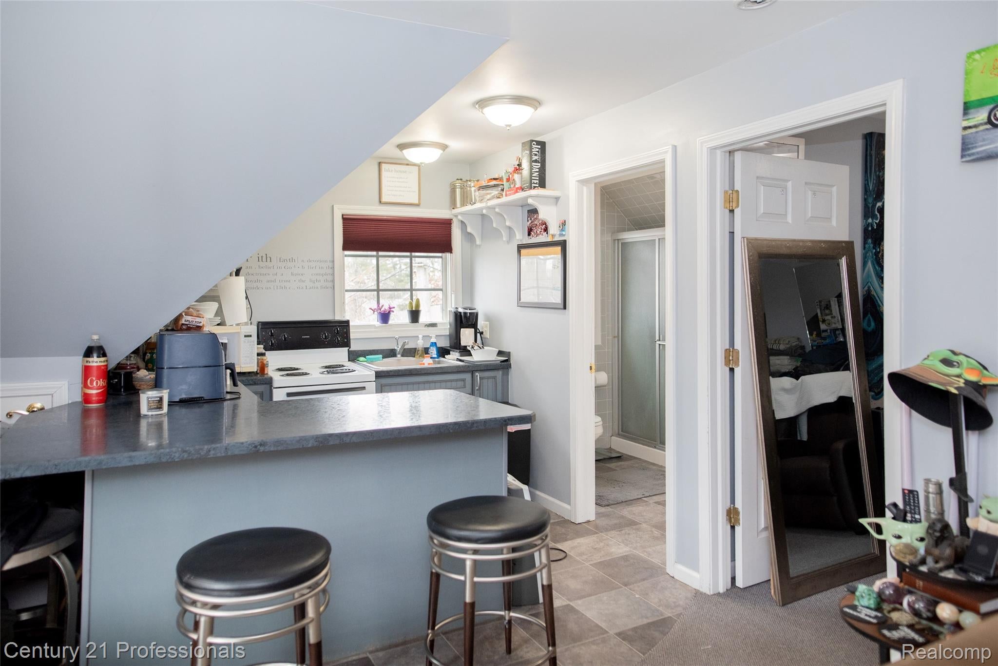 LakeOrion, Michigan, 48362, United States, 2 Bedrooms Bedrooms, ,2 BathroomsBathrooms,Residential,For Sale,2005398