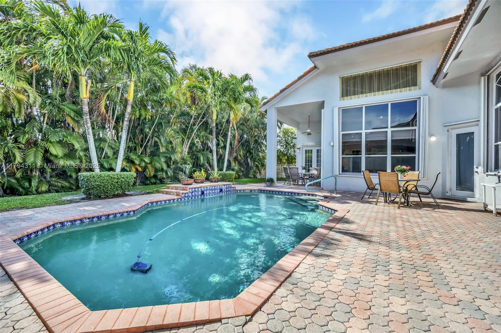 Davie, Florida, 33328, United States, 5 Bedrooms Bedrooms, ,4 BathroomsBathrooms,Residential,For Sale,1793011
