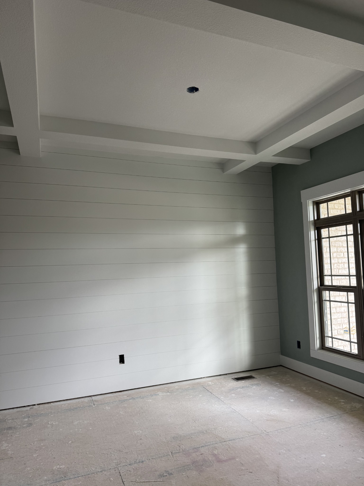 Clarksville, Tennessee, 37042, United States, 3 Bedrooms Bedrooms, ,4 BathroomsBathrooms,Residential,For Sale,2006024