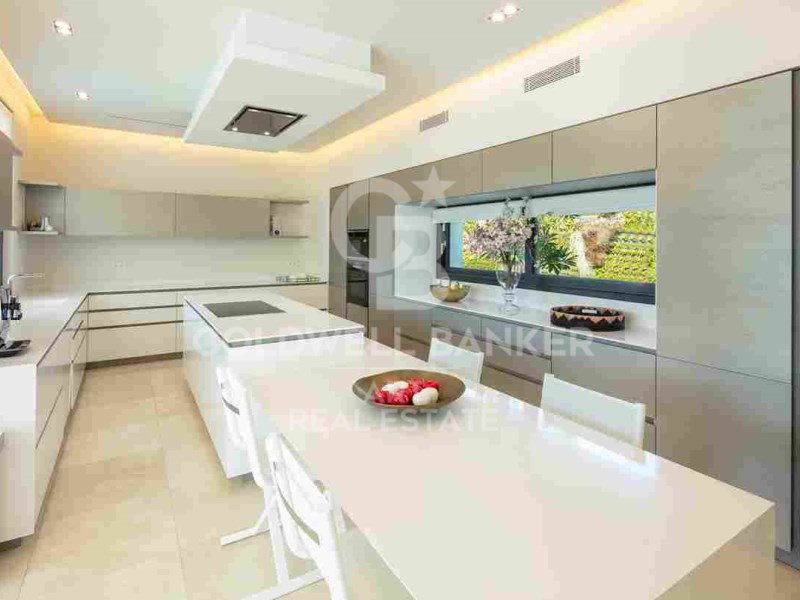 Marbella, Andalusia, ES, 6 Bedrooms Bedrooms, ,6 BathroomsBathrooms,Residential,For Sale,1818640