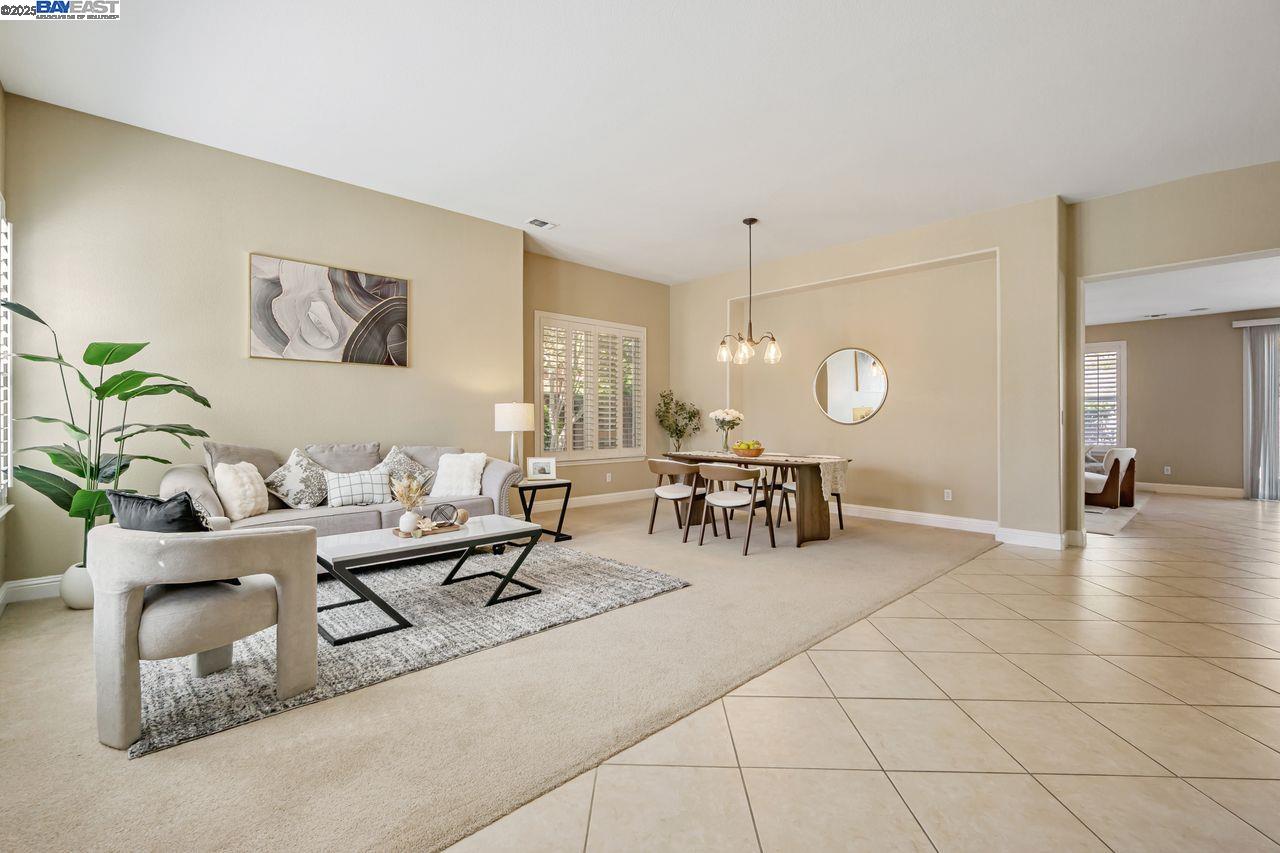 Concord, California, 94521, United States, 5 Bedrooms Bedrooms, ,3 BathroomsBathrooms,Residential,For Sale,1989306