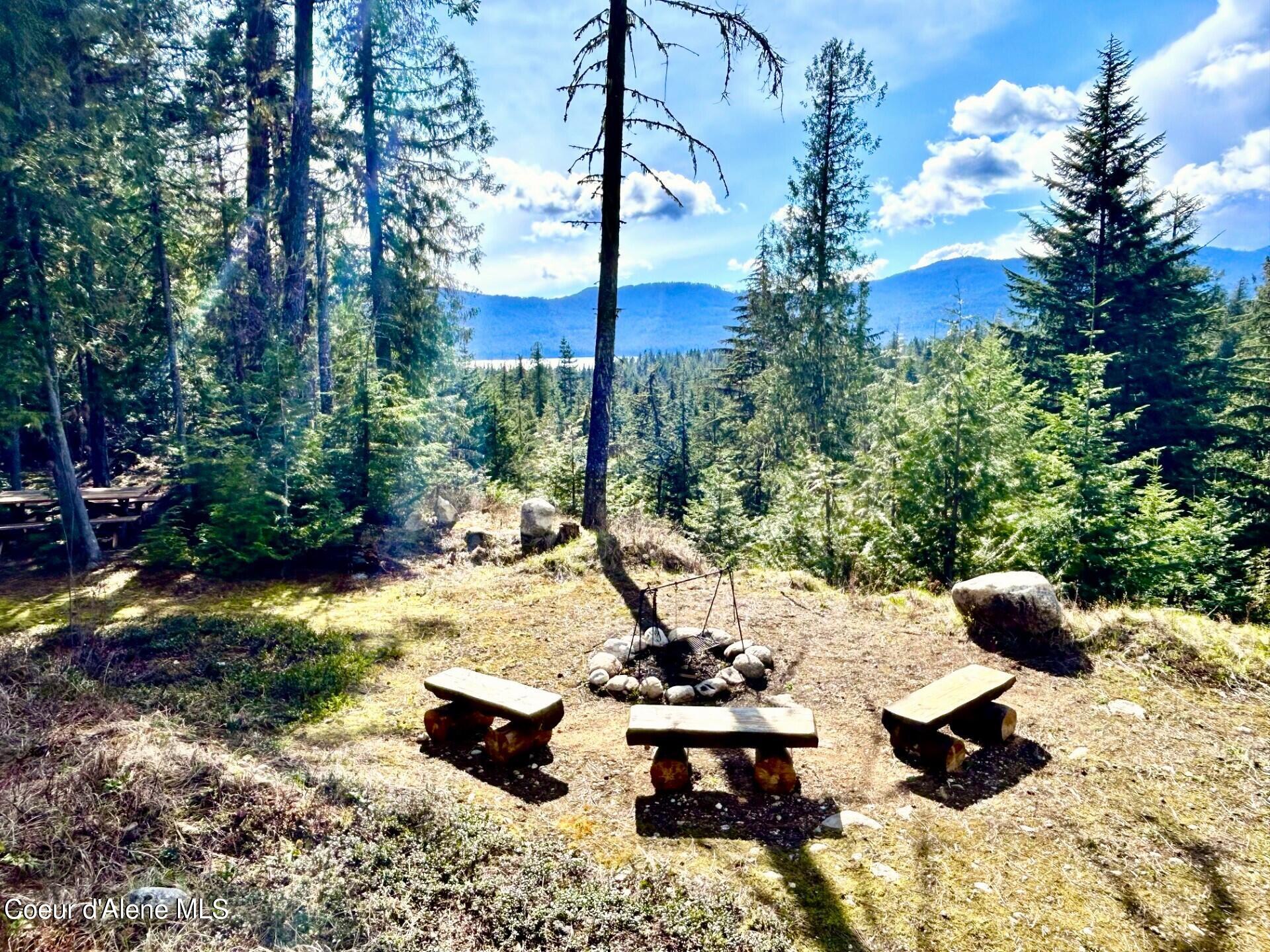 Coolin, Idaho, 83821, United States, 2 Bedrooms Bedrooms, ,1 BathroomBathrooms,Residential,For Sale,1921684