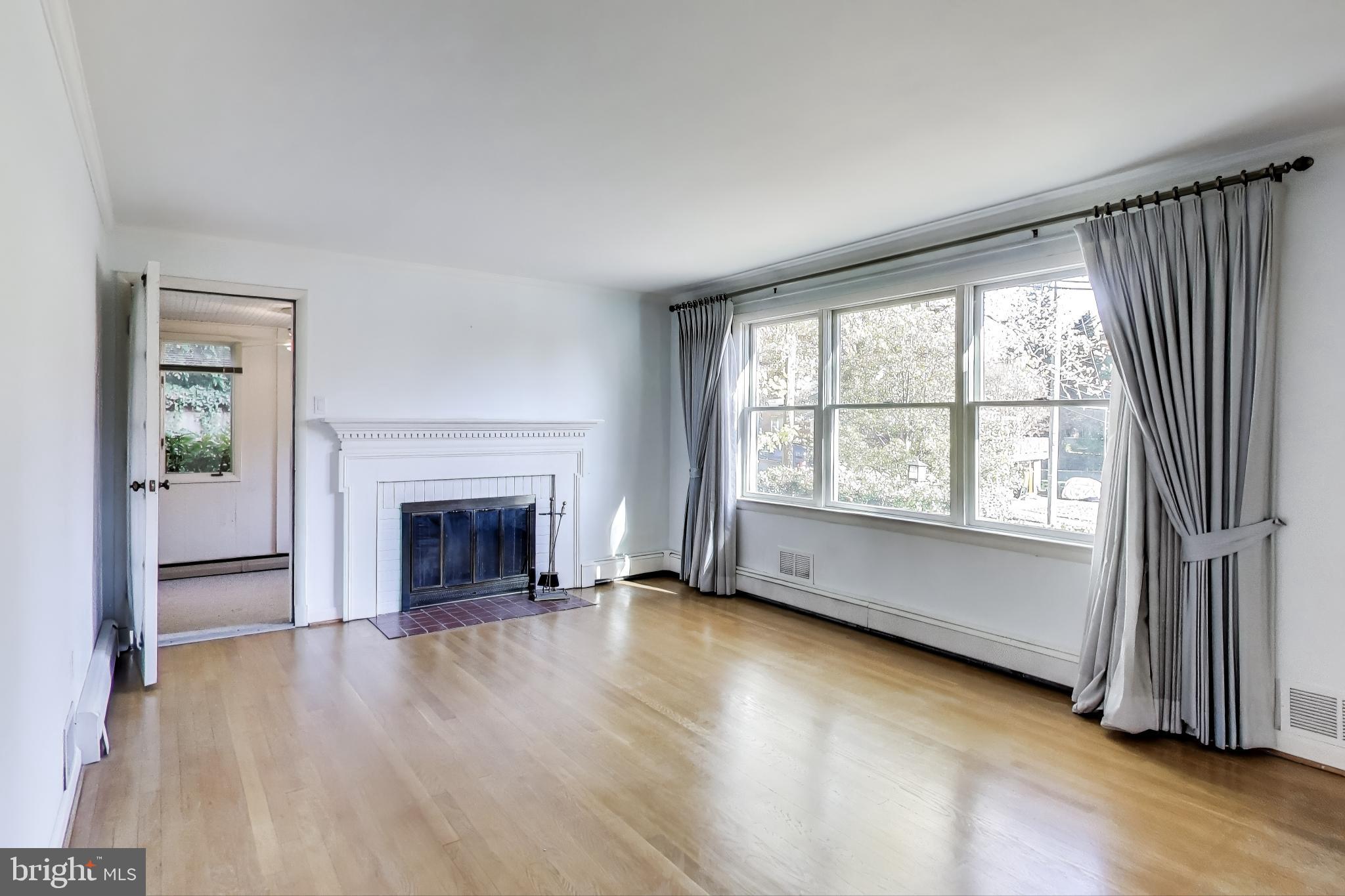 Cheverly, Maryland, 20785, United States, 5 Bedrooms Bedrooms, ,2 BathroomsBathrooms,Residential,For Sale,1990402