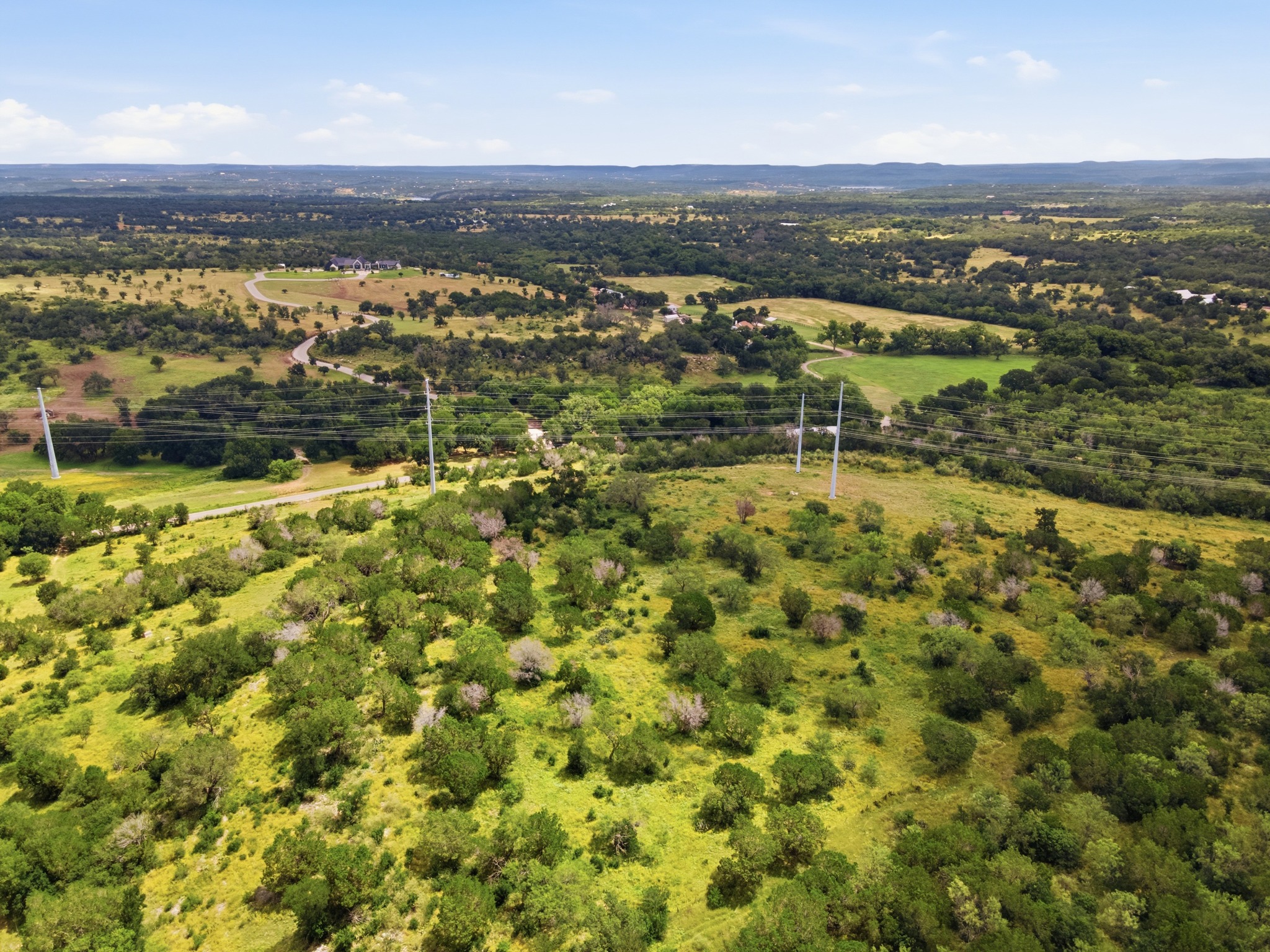  16 Acres in Spicewood - 物件實景