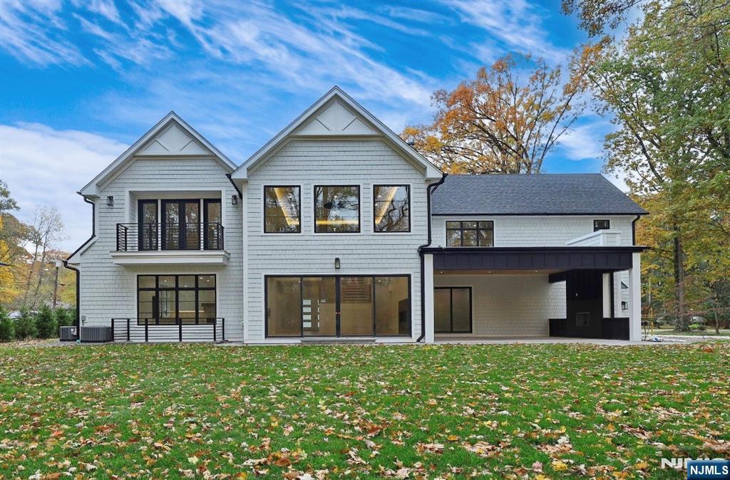 Haworth, New Jersey, 07641, United States, 6 Bedrooms Bedrooms, ,7 BathroomsBathrooms,Residential,For Sale,1989640