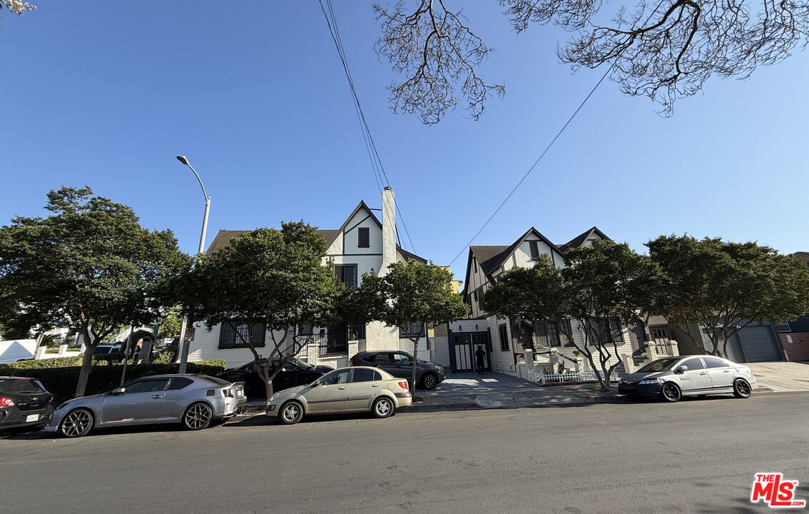 Los Angeles, California, 90029, United States, ,Residential,For Sale,1850237