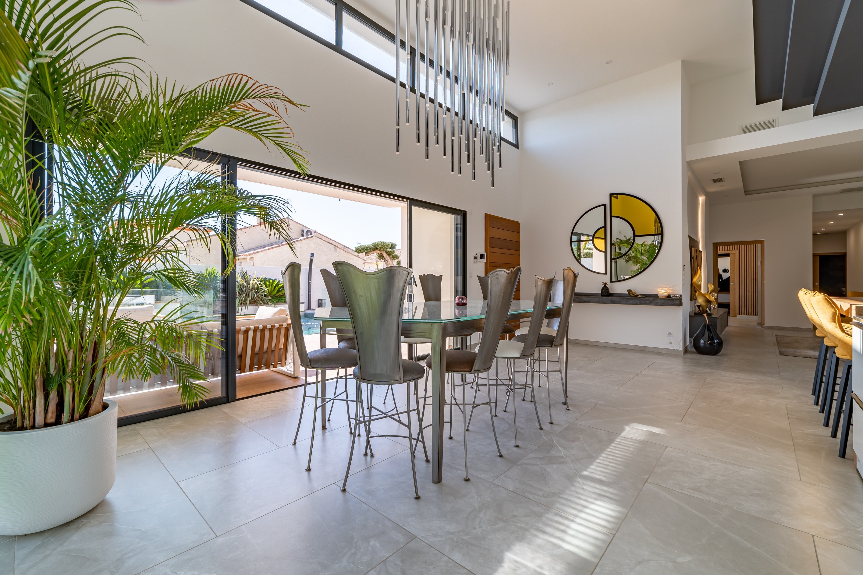  Exceptional single-story villa in Vias – 15 minutes