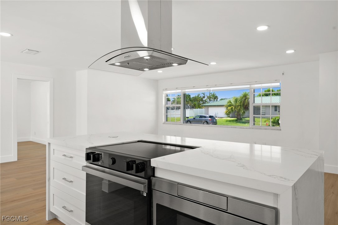 Cape Coral, Florida, 33904, United States, 4 Bedrooms Bedrooms, ,3 BathroomsBathrooms,Residential,For Sale,1975138