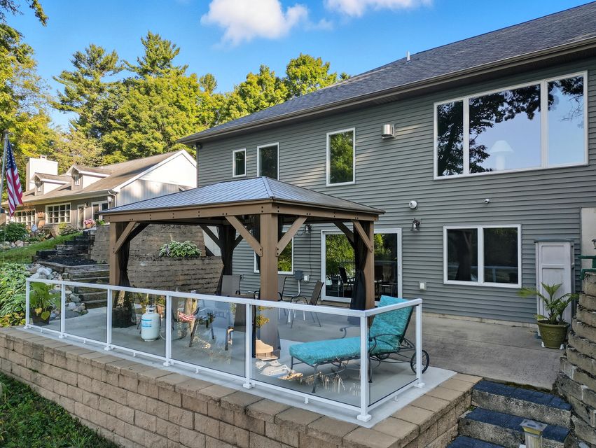 Big Rapids, Michigan, 49307, United States, 3 Bedrooms Bedrooms, ,4 BathroomsBathrooms,Residential,For Sale,1976014