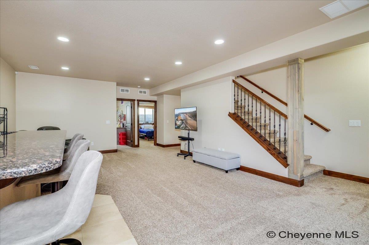 Cheyenne, Wyoming, 82009, United States, 5 Bedrooms Bedrooms, ,3 BathroomsBathrooms,Residential,For Sale,1989726