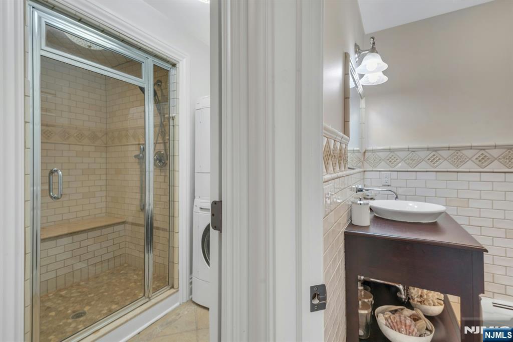 Ramsey, New Jersey, 07446, United States, 6 Bedrooms Bedrooms, ,5 BathroomsBathrooms,Residential,For Sale,1847263