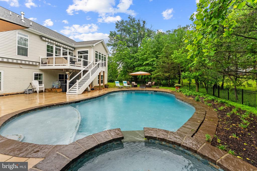 Warrenton, Virginia, 20187, United States, 4 Bedrooms Bedrooms, ,4 BathroomsBathrooms,Residential,For Sale,2048905