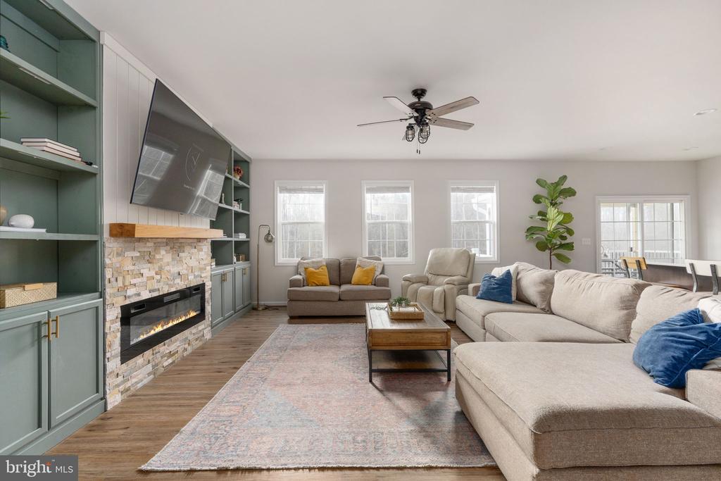 Fredericksburg, Virginia, 22406, United States, 5 Bedrooms Bedrooms, ,4 BathroomsBathrooms,Residential,For Sale,2005971