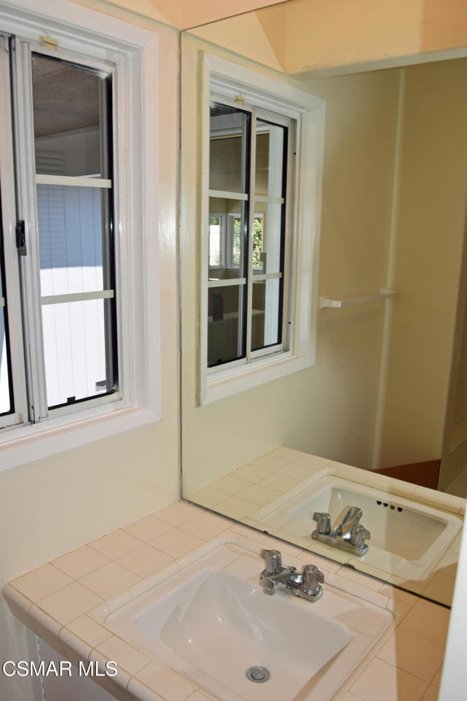 Los Angeles, California, 90034, United States, 5 Bedrooms Bedrooms, ,3 BathroomsBathrooms,Residential,For Sale,1905897