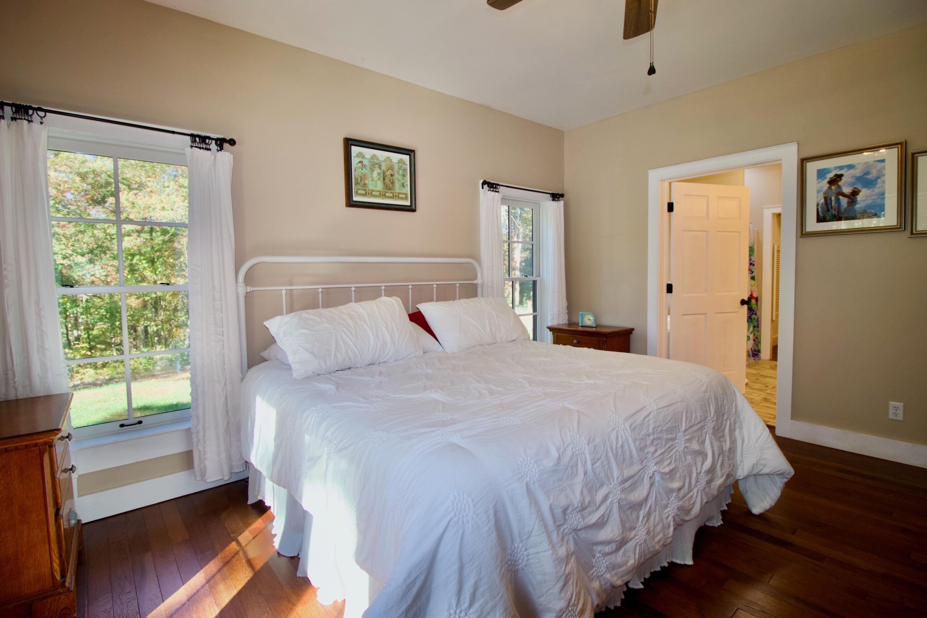 Hinton, West Virginia, 25951, United States, 3 Bedrooms Bedrooms, ,3 BathroomsBathrooms,Residential,For Sale,1770646