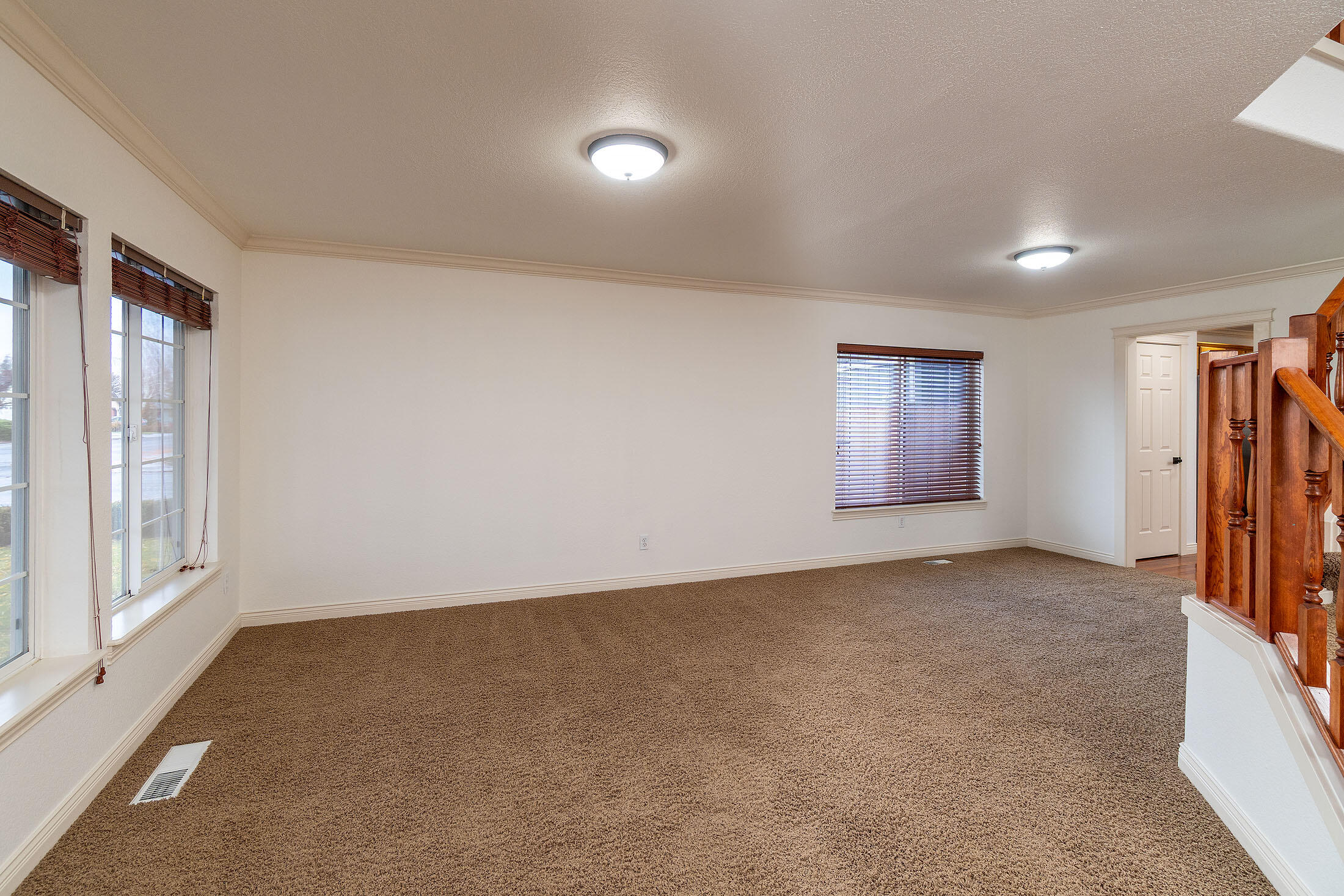 Redmond, Oregon, 97756, United States, 3 Bedrooms Bedrooms, ,3 BathroomsBathrooms,Residential,For Sale,1989039