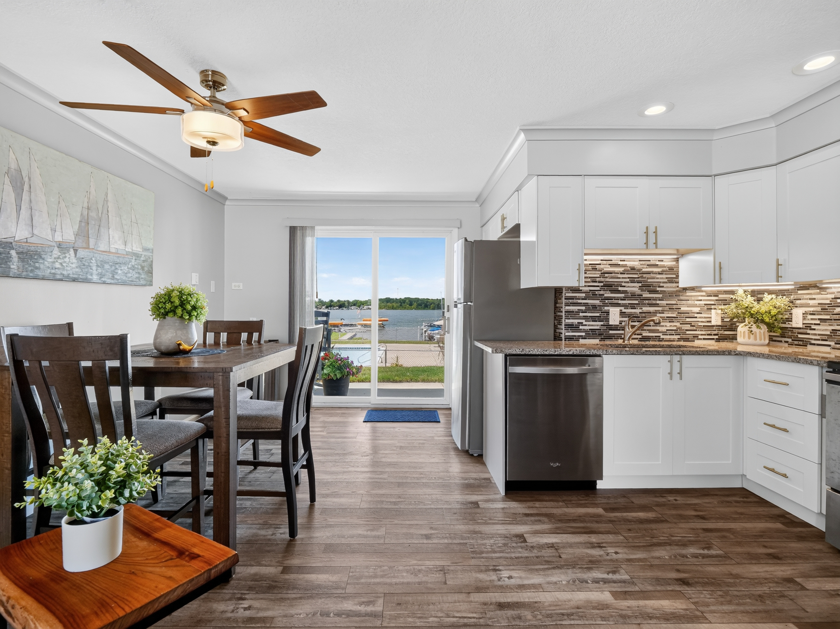  Affordable Lakefront Living on Lake Wawasee - 物件實景