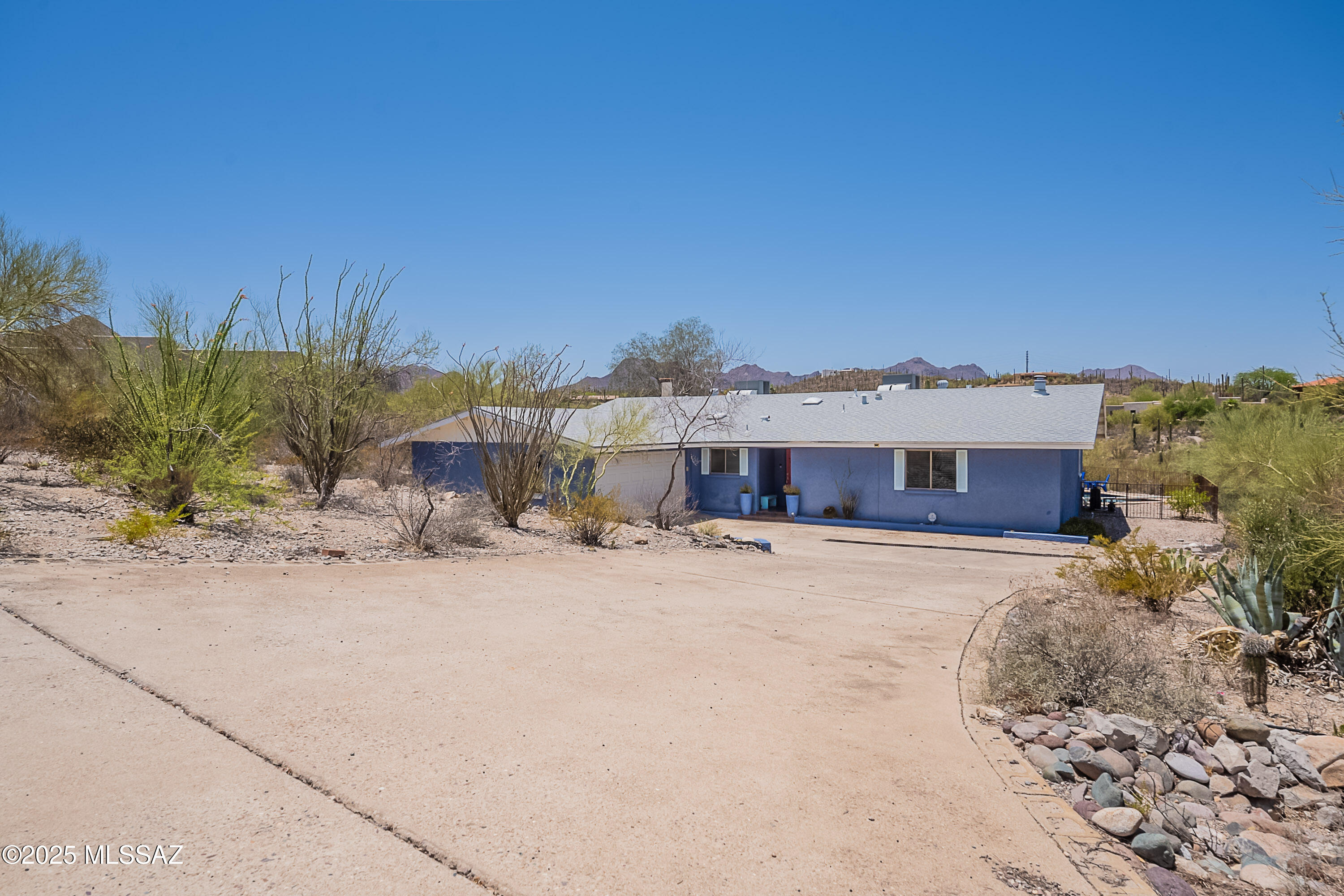 Tucson, Arizona, 85745, United States, 3 Bedrooms Bedrooms, ,2 BathroomsBathrooms,Residential,For Sale,1857796