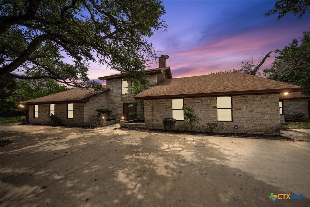 Belton, Texas, 76513, United States, 4 Bedrooms Bedrooms, ,4 BathroomsBathrooms,Residential,For Sale,1989055