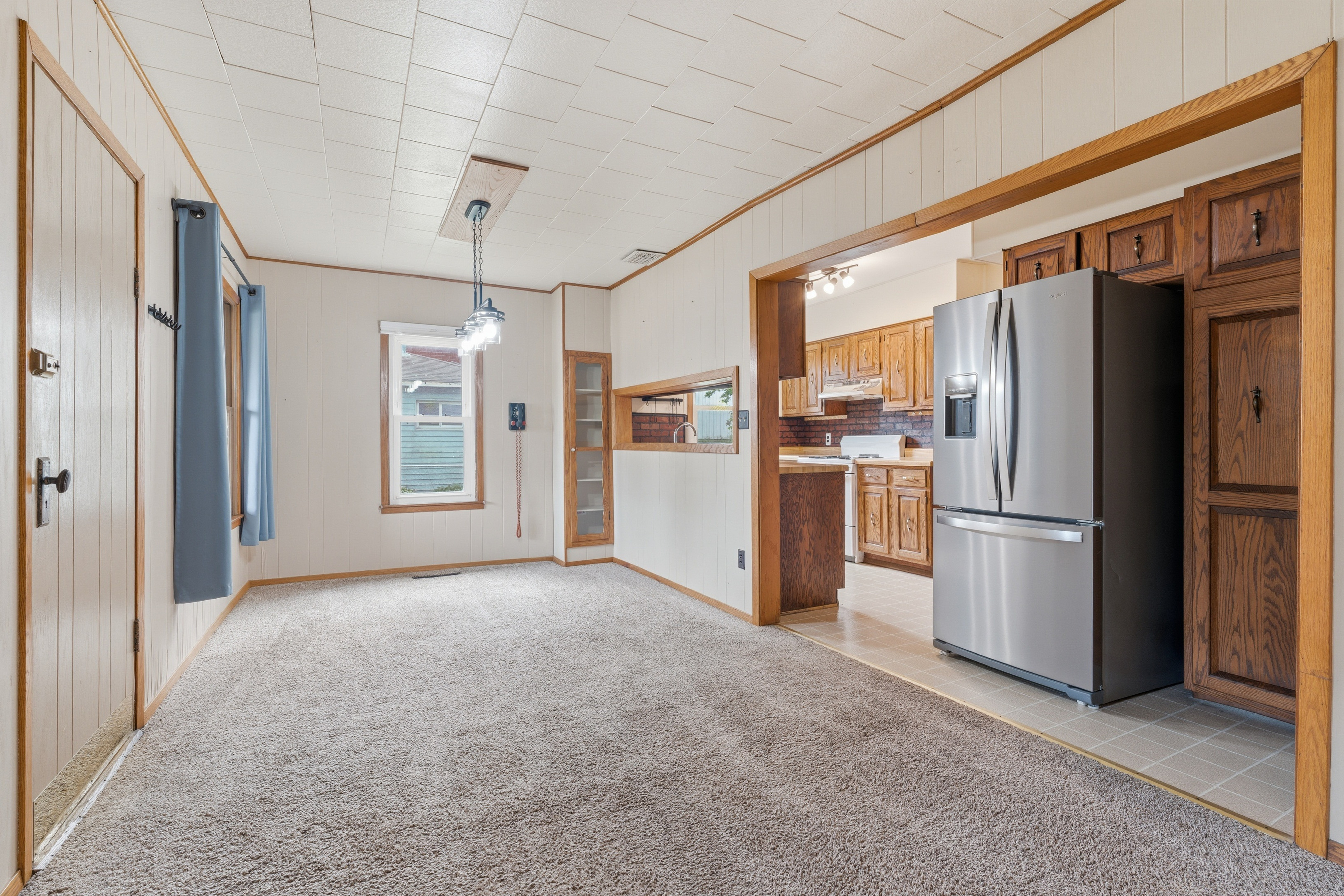  Charming Corner Lot Living in the Heart of Elgin - 物件實景