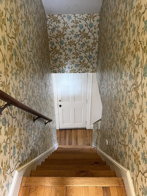 Framingham, Massachusetts, 01702, United States, 4 Bedrooms Bedrooms, ,2 BathroomsBathrooms,Residential,For Sale,1967080