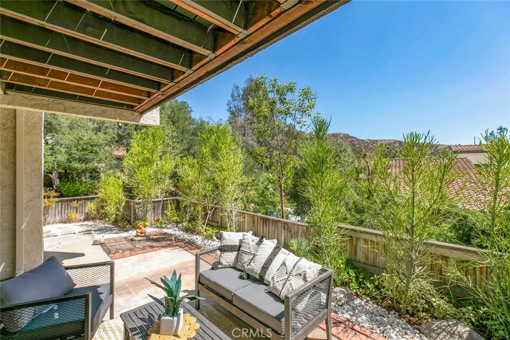 Glendale, California, 91206, United States, 2 Bedrooms Bedrooms, ,3 BathroomsBathrooms,Residential,For Sale,1941682