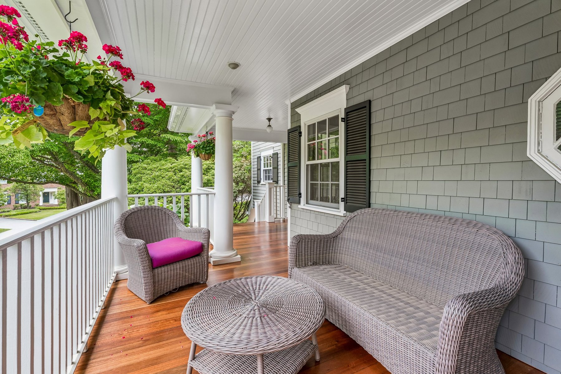  ?Cross Gates? Exceptional Colonial Set on a Beautifully Landscaped Property - 物件實景