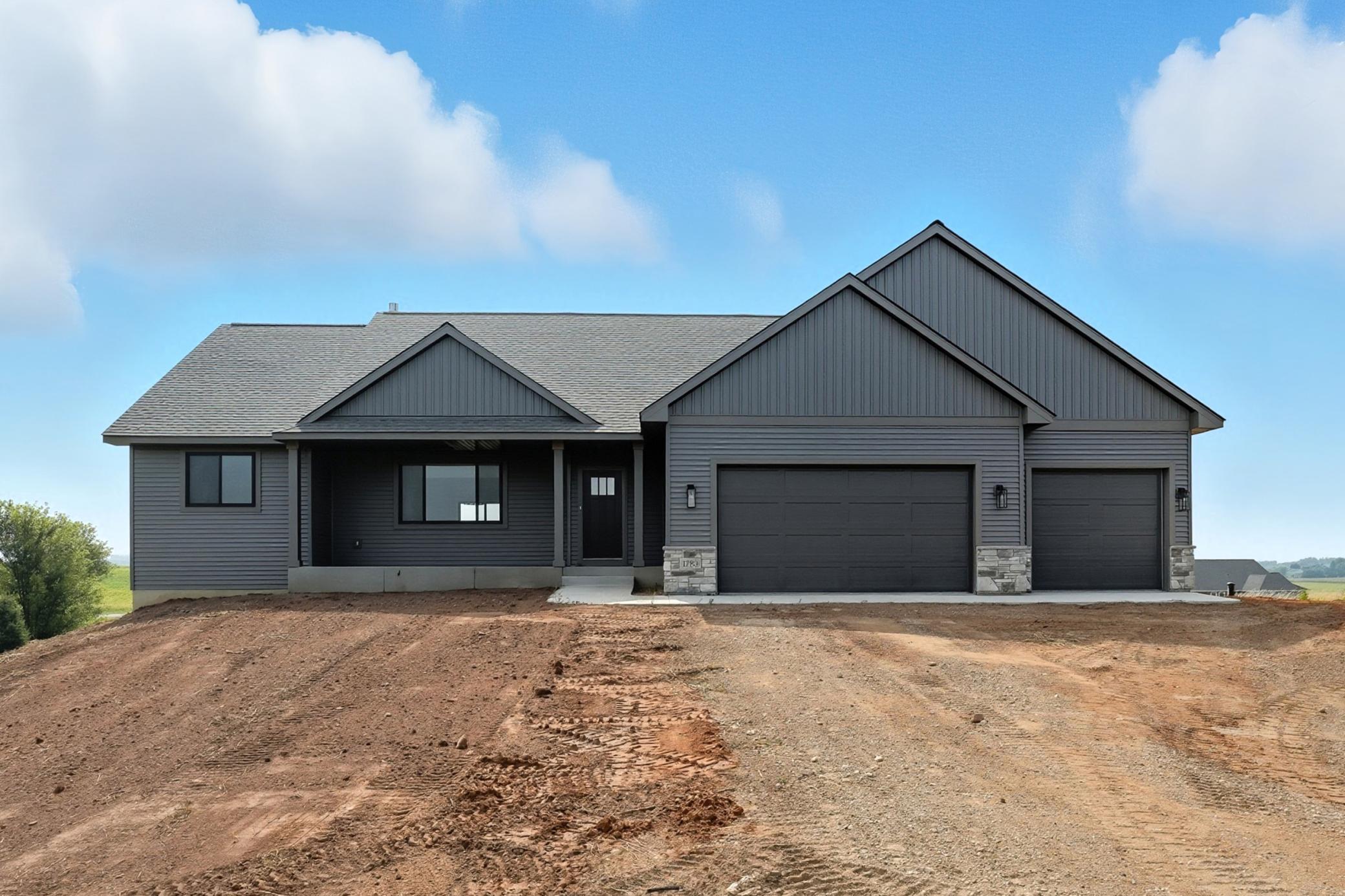 Hammond, Wisconsin, 54015, United States, 3 Bedrooms Bedrooms, ,2 BathroomsBathrooms,Residential,For Sale,1949825