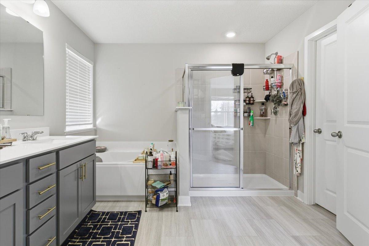 Prior Lake, Minnesota, 55352, United States, 5 Bedrooms Bedrooms, ,2 BathroomsBathrooms,Residential,For Sale,2000604