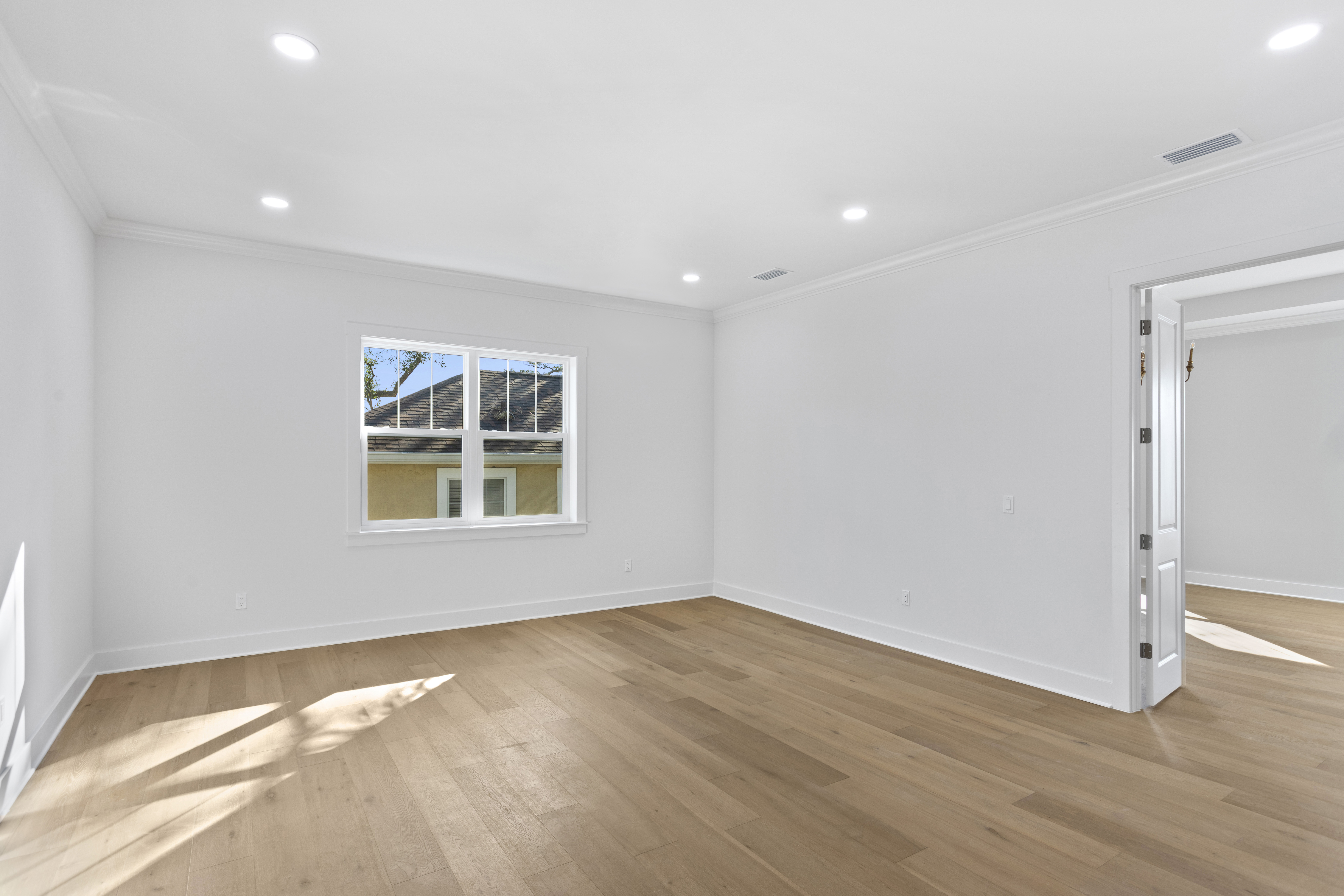 Tampa, Florida, 33611, United States, 4 Bedrooms Bedrooms, ,3 BathroomsBathrooms,Residential,For Sale,1977449