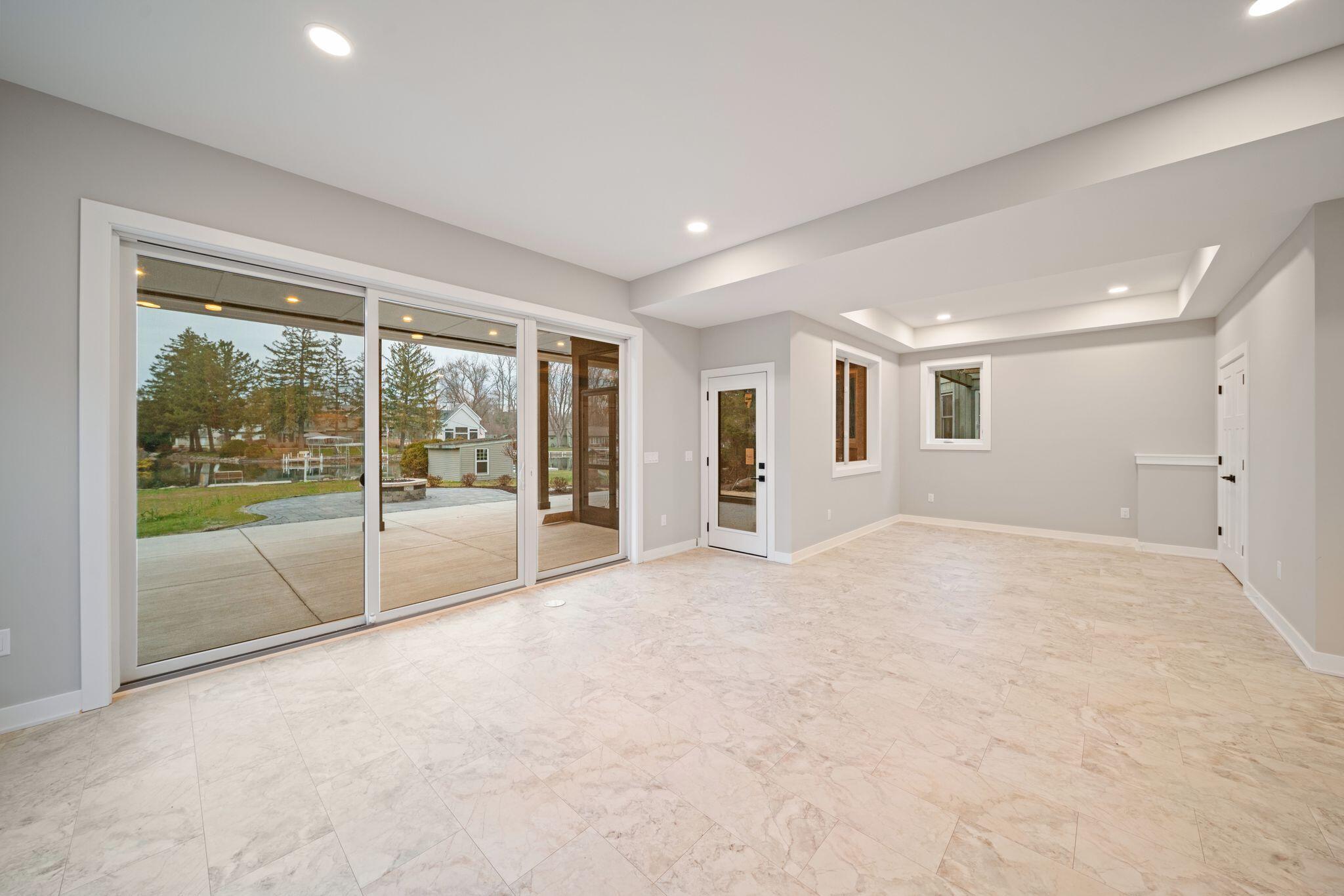 Burlington, Wisconsin, 53105, United States, 6 Bedrooms Bedrooms, ,4 BathroomsBathrooms,Residential,For Sale,2003027