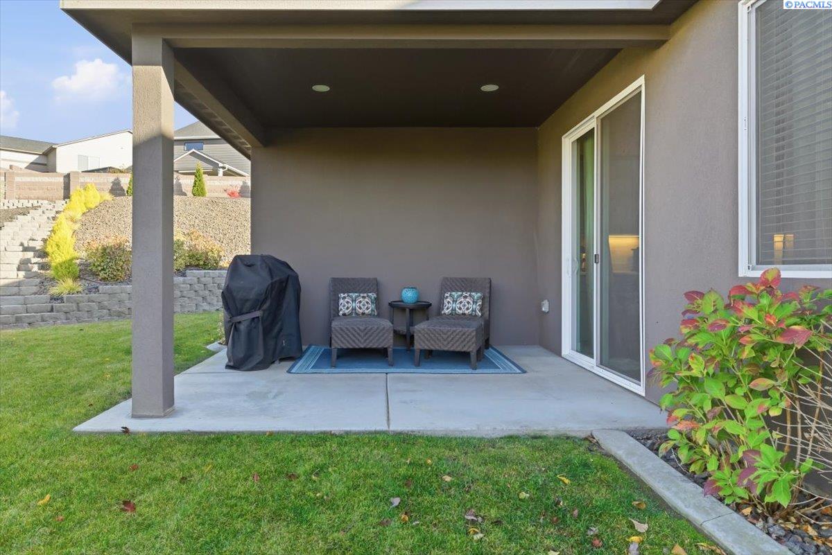 Richland, Washington, 99352, United States, 3 Bedrooms Bedrooms, ,2 BathroomsBathrooms,Residential,For Sale,1991630