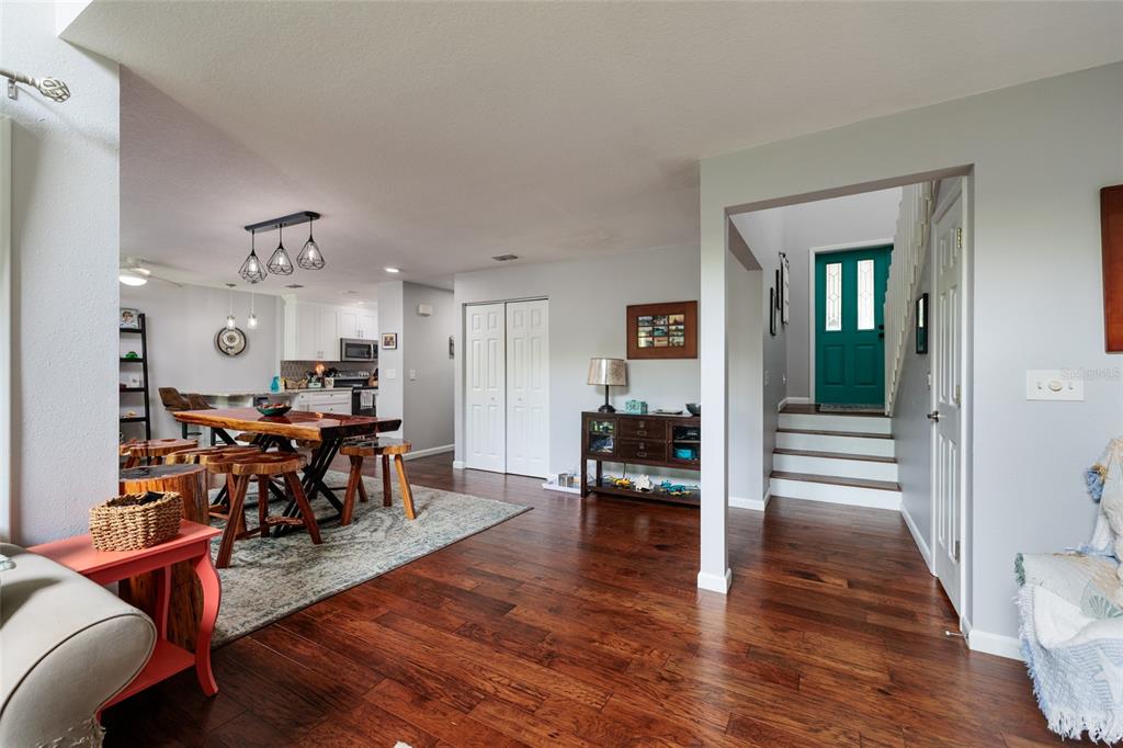 St Petersburg, Florida, 33702, United States, 3 Bedrooms Bedrooms, ,3 BathroomsBathrooms,Residential,For Sale,1885846