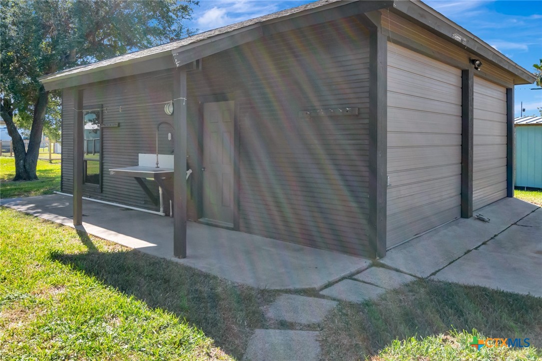 Port O'Connor, Texas, 77982, United States, 5 Bedrooms Bedrooms, ,3 BathroomsBathrooms,Residential,For Sale,1989061