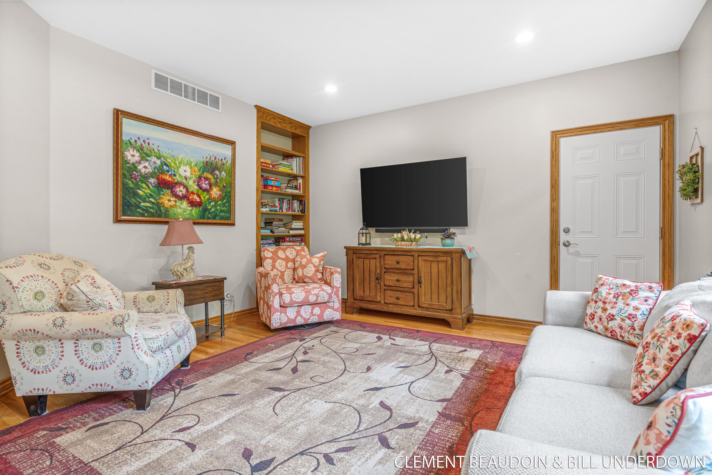 Saugatuck, Michigan, 49453, United States, 5 Bedrooms Bedrooms, ,5 BathroomsBathrooms,Residential,For Sale,1839491