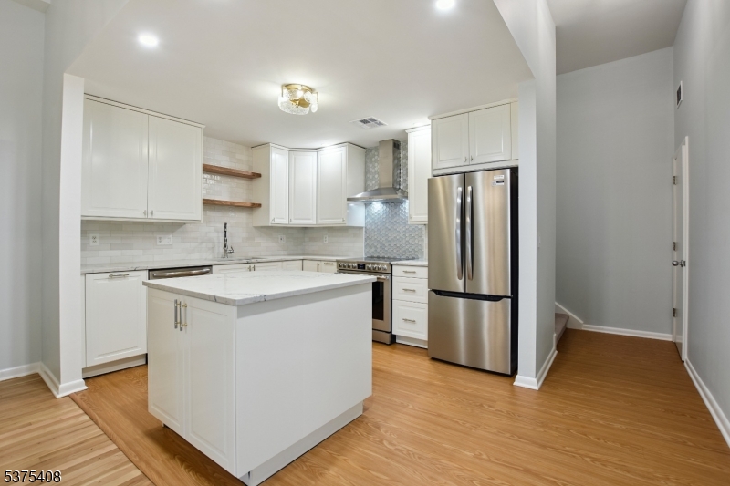 Clifton City, New Jersey, 07013-4019, United States, 2 Bedrooms Bedrooms, ,3 BathroomsBathrooms,Residential,For Sale,1920450