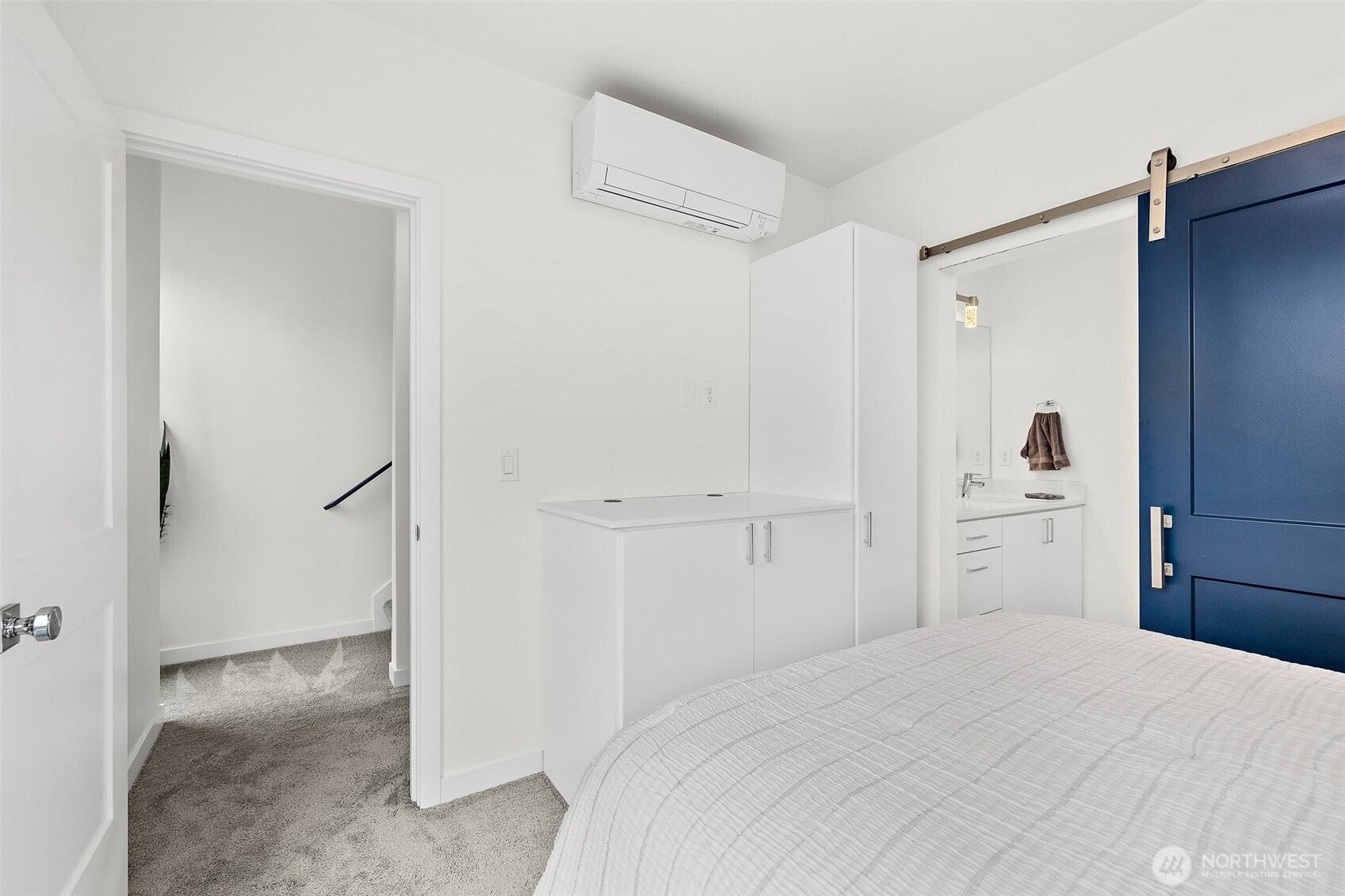 Seattle, Washington, 98102, United States, 2 Bedrooms Bedrooms, ,1 BathroomBathrooms,Residential,For Sale,1980377