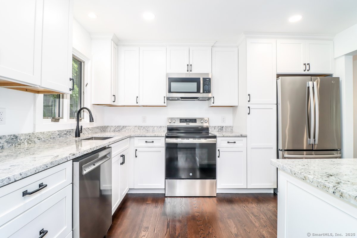 Sherman, Connecticut, 06784, United States, 3 Bedrooms Bedrooms, ,3 BathroomsBathrooms,Residential,For Sale,1840198