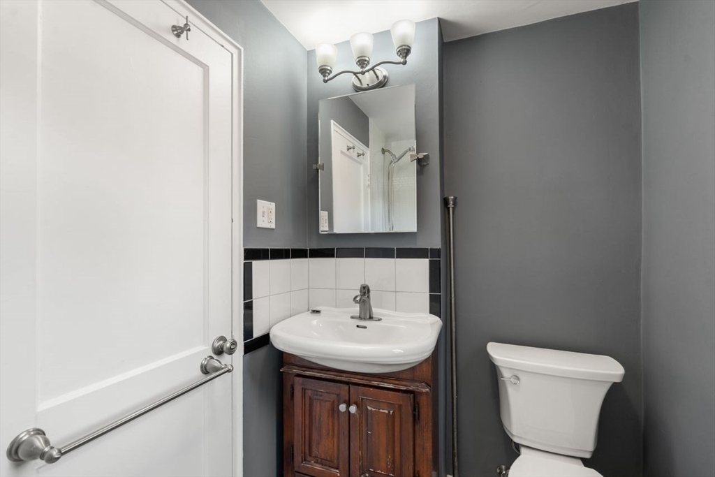 Watertown, Massachusetts, 02472, United States, 2 Bedrooms Bedrooms, ,1 BathroomBathrooms,Residential,For Sale,1947572