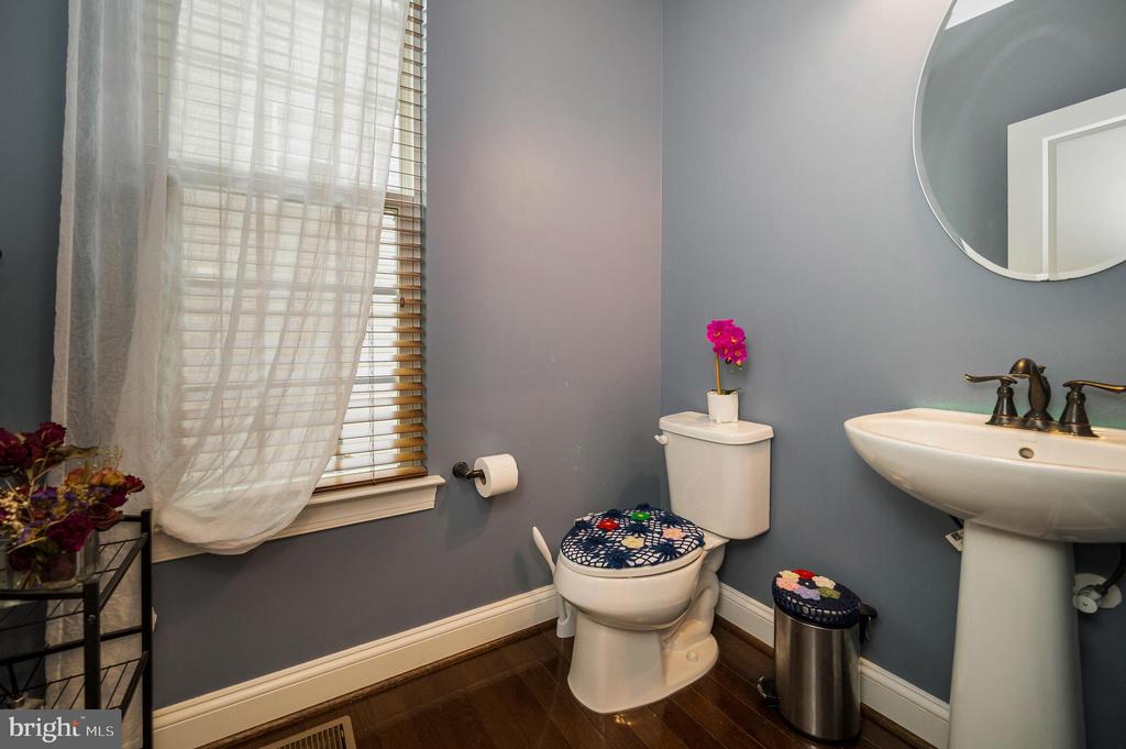 Woodbridge, Virginia, 22193, United States, 6 Bedrooms Bedrooms, ,6 BathroomsBathrooms,Residential,For Sale,1919107