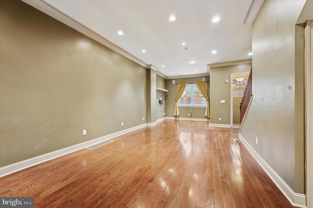 Philadelphia, Pennsylvania, 19125, United States, 4 Bedrooms Bedrooms, ,3 BathroomsBathrooms,Residential,For Sale,1836902