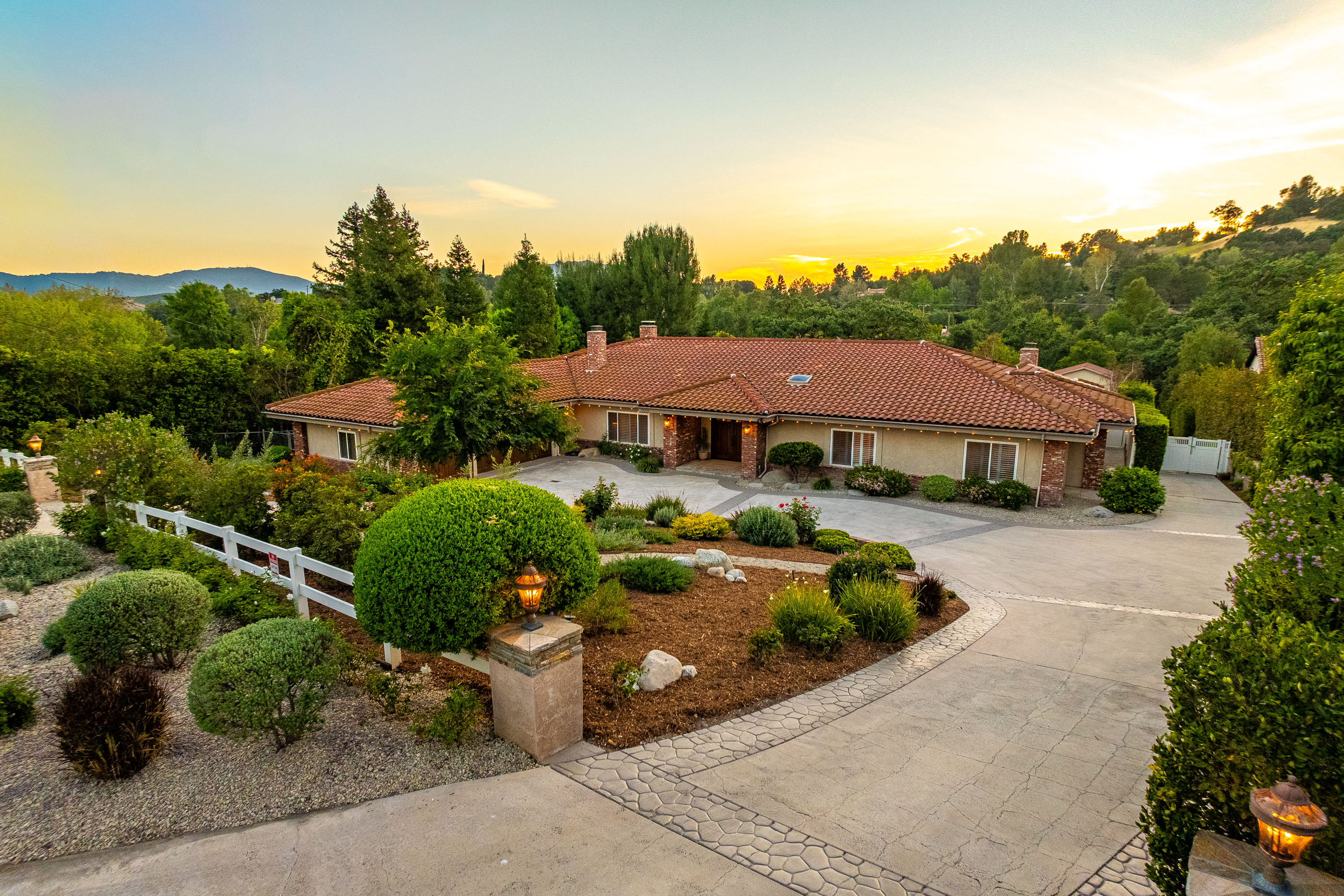  Sprawling Estate in Old Agoura - 物件實景