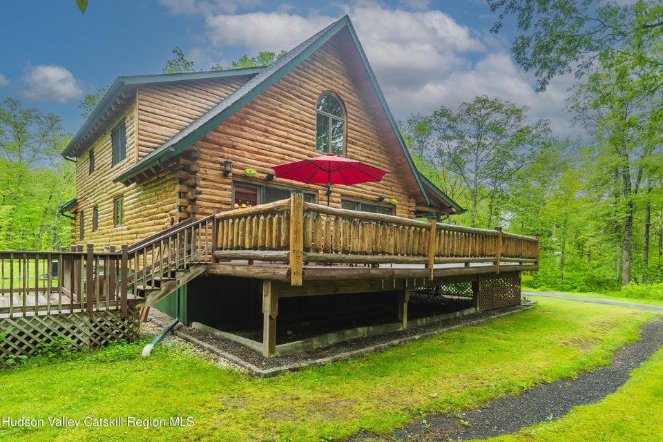 New Paltz, New York, 12561, United States, 3 Bedrooms Bedrooms, ,3 BathroomsBathrooms,Residential,For Sale,1873617